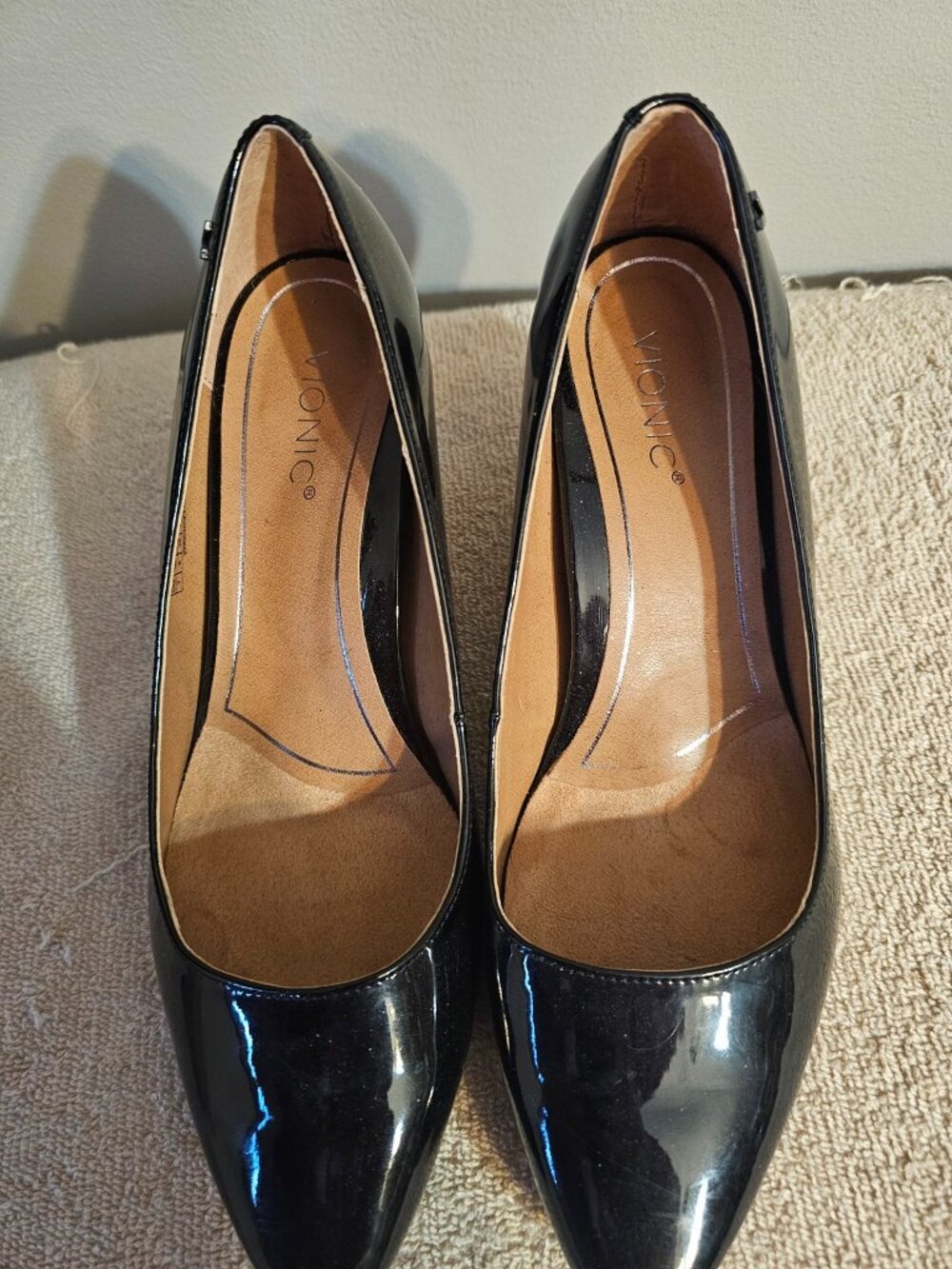 Vionic Mia Black Patent Dress 2" Heels Shoes Women 7 1/2 Wide New